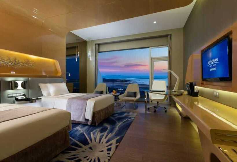 Номер Executive Вид на Море, Wyndham Grand Qingdao
