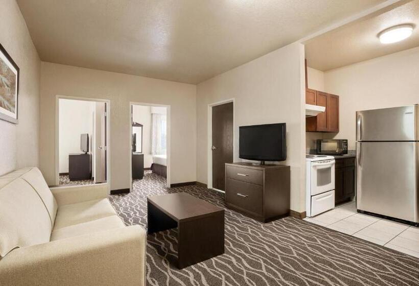 סוויטת 2 חדרי שינה, Baymont By Wyndham Clute Lake Jackson