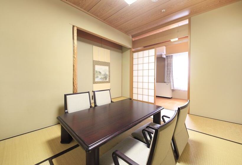 Люкс, Quintessa Hotel Ogaki