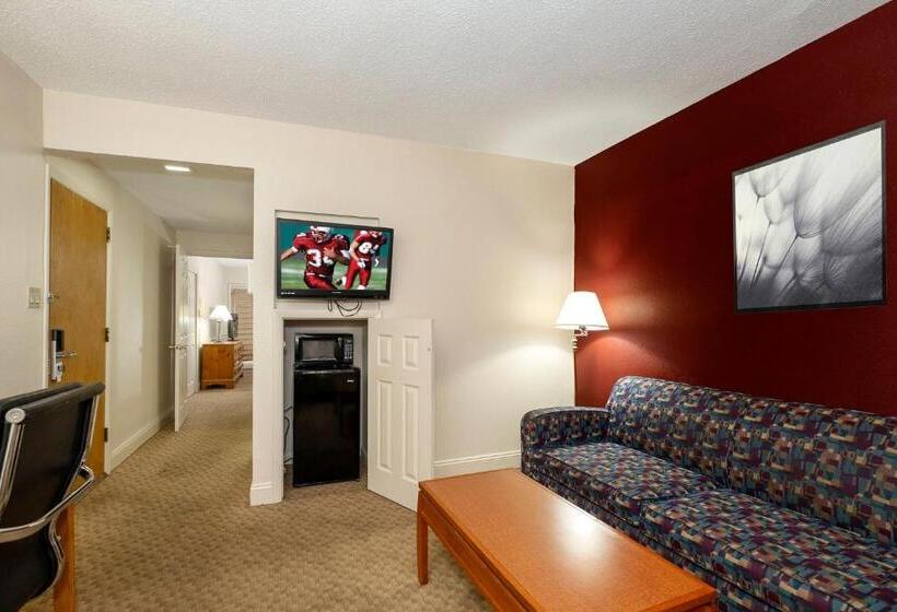 Люкс, Red Roof Inn & Suites Hazleton
