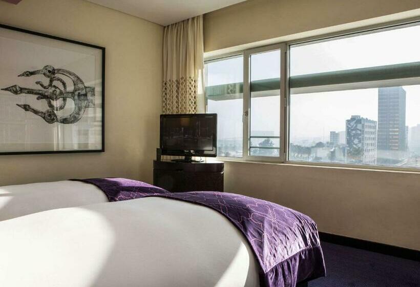 اتاق لوکس با چشم‌انداز, Sofitel Casablanca Tour Blanche