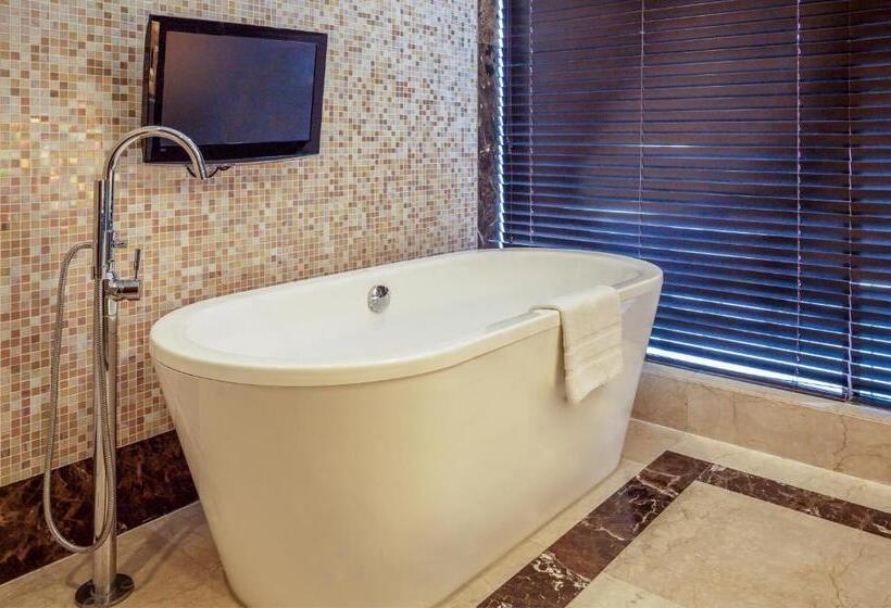 Люкс Ejecutiva 2 Спальни, Joy Nostalg Hotel & Suites Manila Managed By Accorhotels