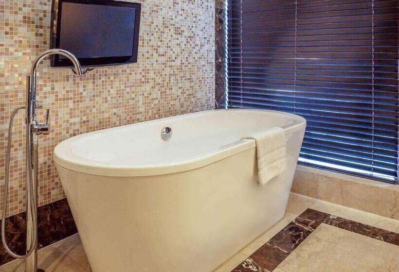 Люкс Executive Кровать Кинг, Joy Nostalg Hotel & Suites Manila Managed By Accorhotels