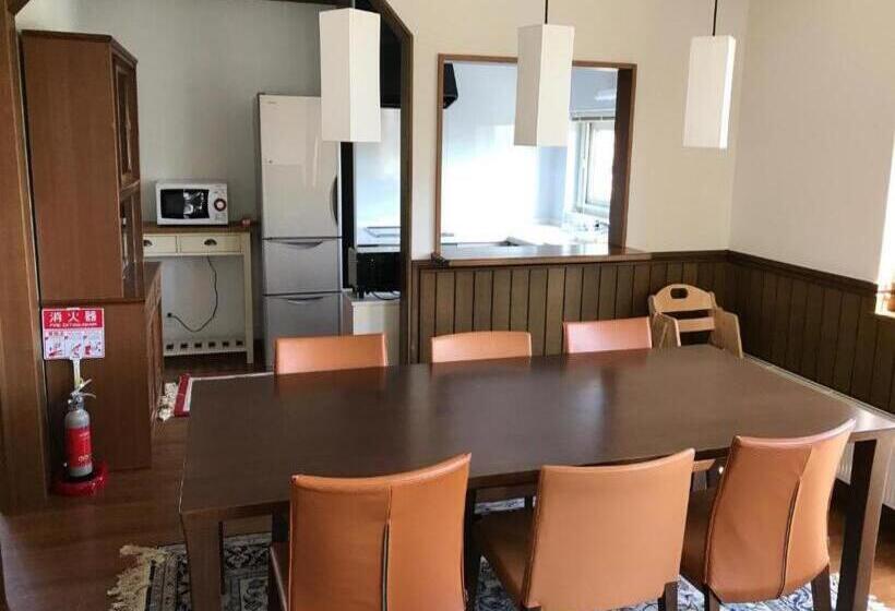 Вилла 3 Спальни, Tsuru Apartments