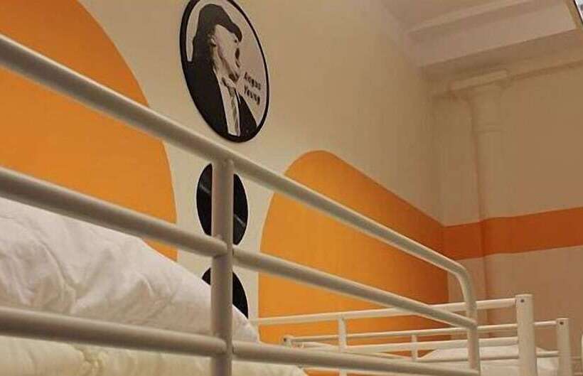 Номер Стандарт Четырехместный Совместный Санузел, La Guitarra Hostel Poznań