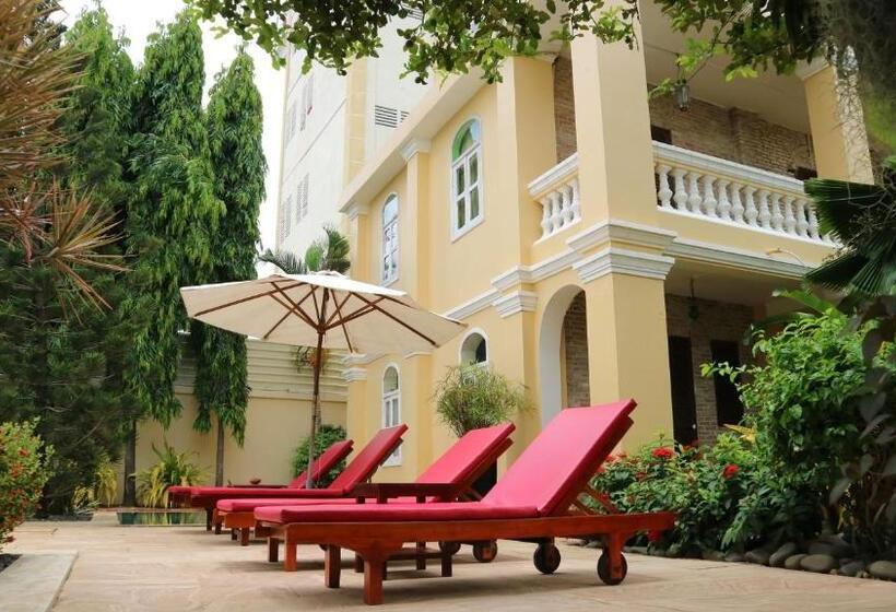 Четырехместный Номер Стандарт, La Villa