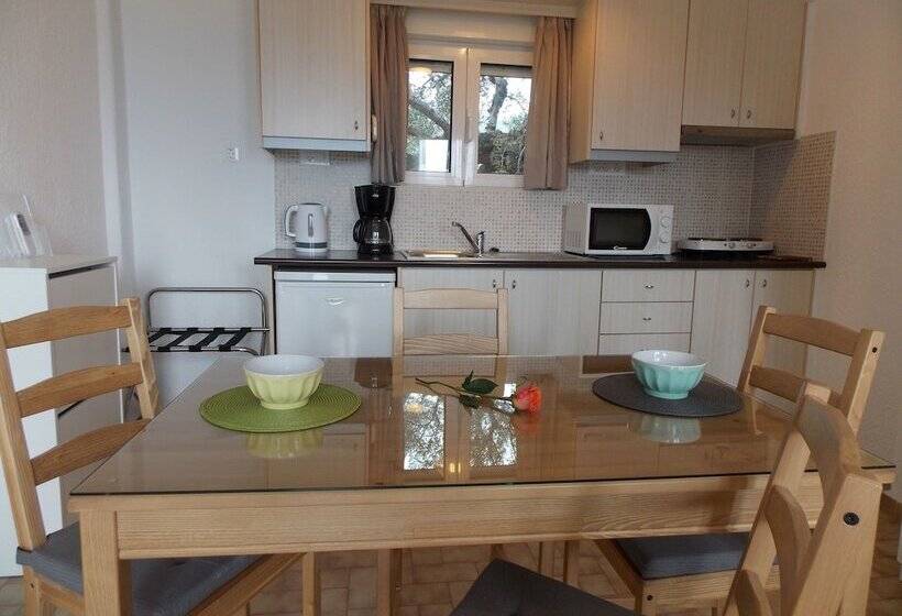 Apartamento 1 Dormitório Vista Mar, Mirabella Apartments