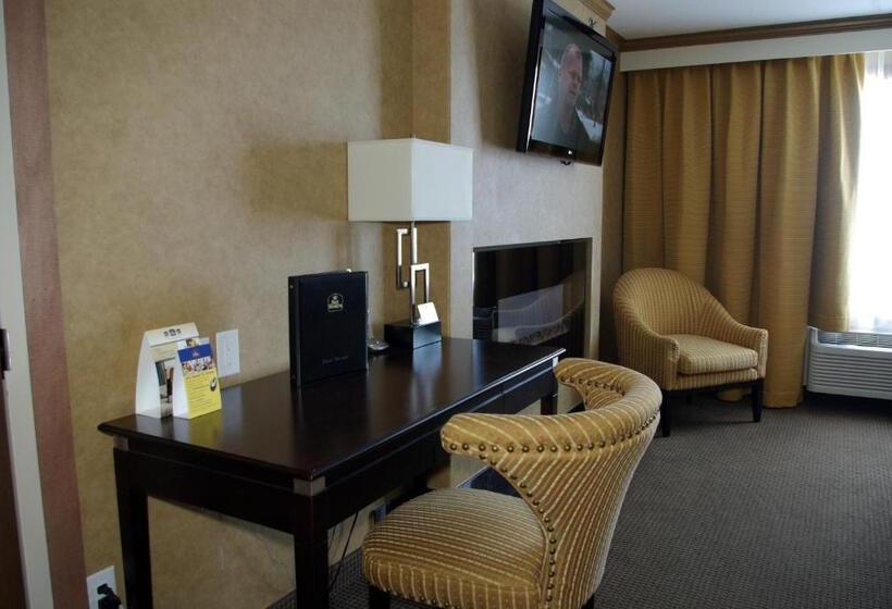 キングサイズベッドのスイートルーム, Camrose Resort Casino
