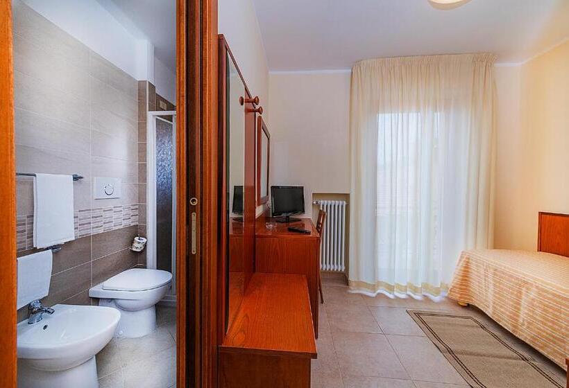 اتاق استاندارد یک نفره, Il Nocchiero City