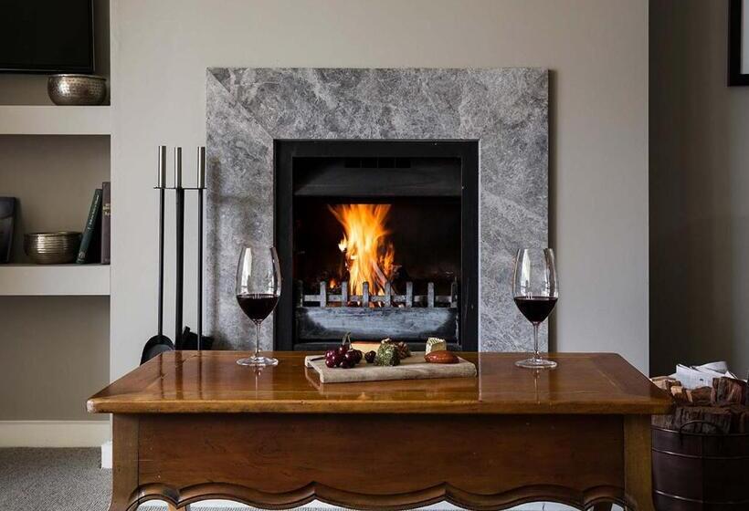 Quarto Estandar com Sacada, Lancemore Lindenderry Red Hill
