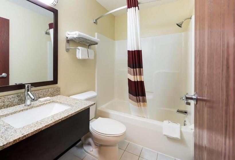 스위트 킹사이즈 침대, Red Roof Inn Auburn