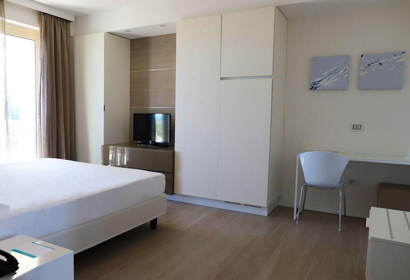 Четырехместный номер Премиум, Smeraldo Suites & Spa