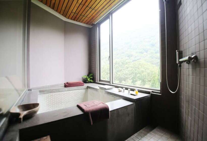 اتاق لوکس, Check Inn Select Taipei Yamgmingshan