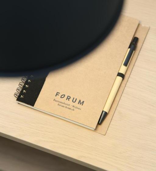 Полулюкс, Forum   Das Business & Lifestyle
