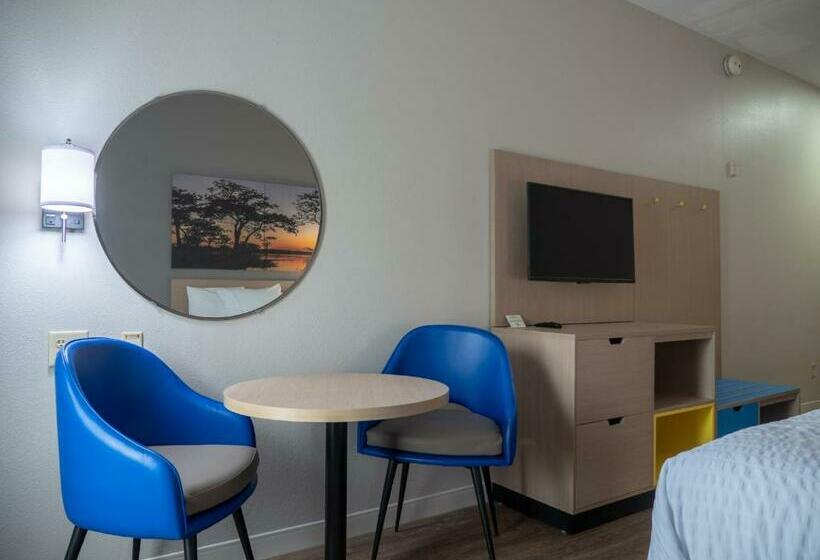 Номер Стандарт, Days Inn & Suites By Wyndham Savannah North I95