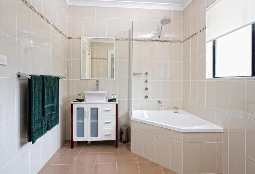Дом 3 Спальни, Dolphin Shores