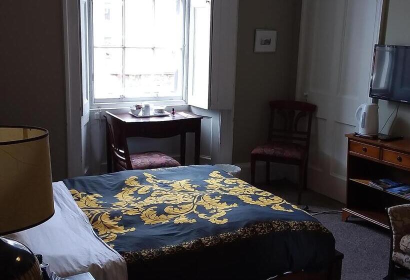 Номер Стандарт, Ivy Braveheart Guest House