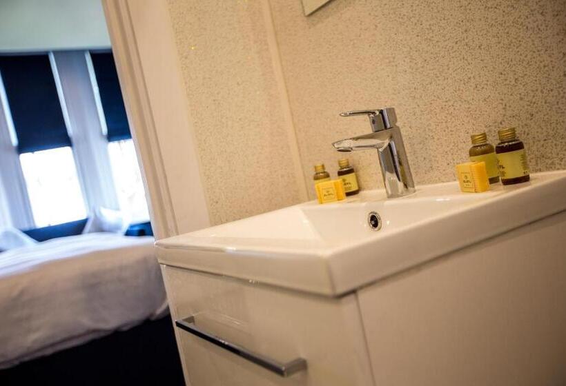 חדר אקזקיוטיב, No5 Durley Road   Contemporary Serviced Rooms And Suites   No Food Available