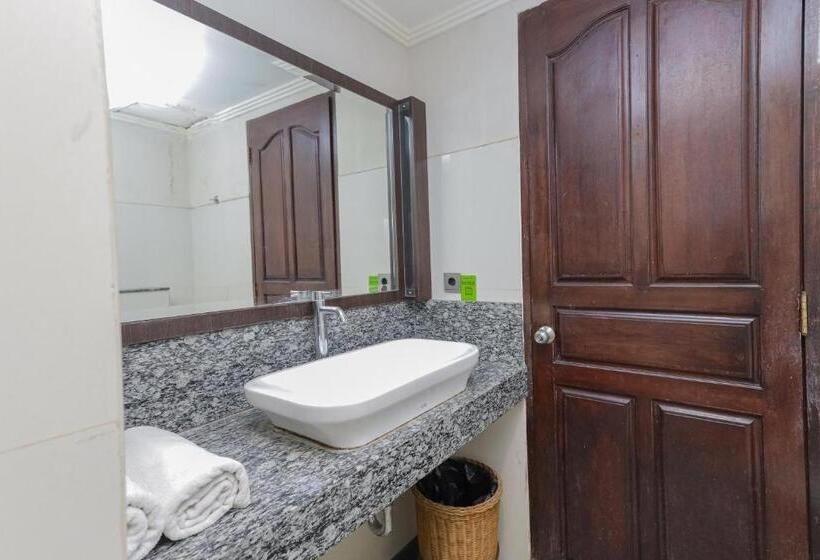 스위트, Urbanview Hotel Taman Suci Denpasar Bali