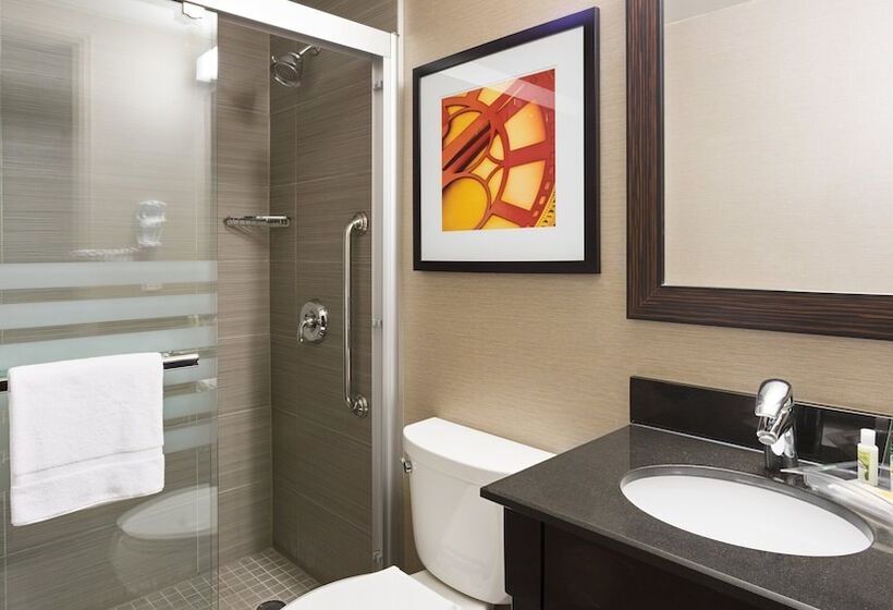 带2个双人床的标准工作室, Holiday Inn Lower East Side, An Ihg