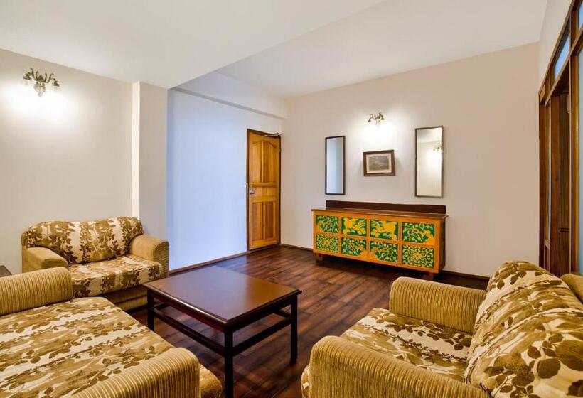 발코니가 있는 스위트, Summit Ttakshang Residency Hotel & Spa Mg Marg