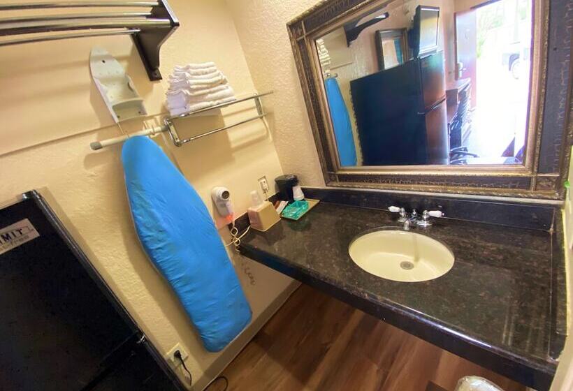 Номер Стандарт, Economy Lodge Texas City Refinery