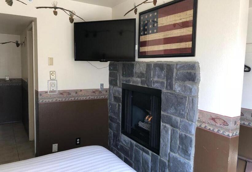 Suite z Hydromasażem, Fireside Lodge