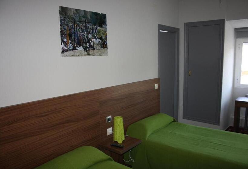 غرفة قياسية, Hostal La Estacion