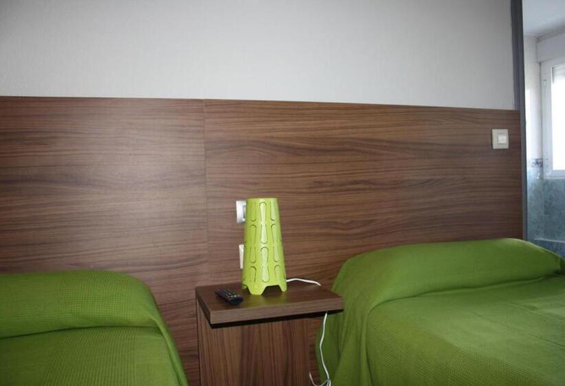 غرفة قياسية, Hostal La Estacion