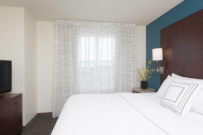 스위트 킹사이즈 침대, Fairfield Inn & Suites Marianna
