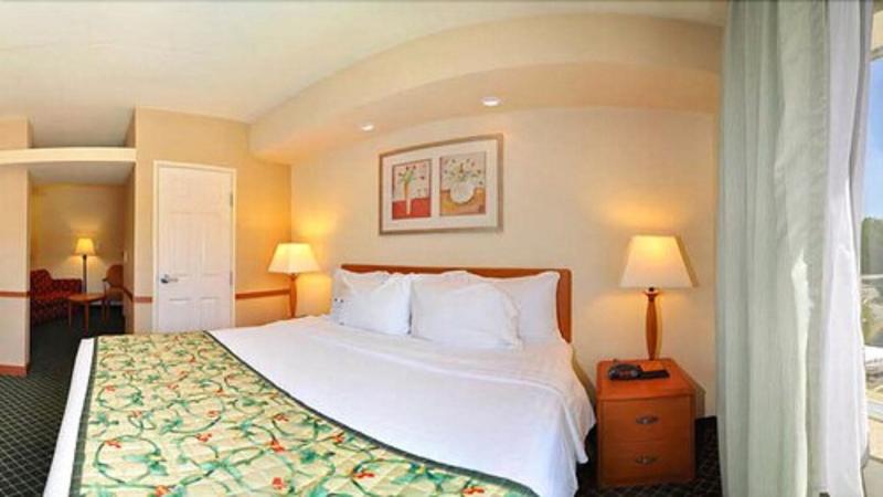 스위트 킹사이즈 침대, Fairfield Inn & Suites Marianna
