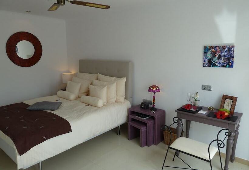 Номер Deluxe, Birdcage Gay Men Resort and Lifestyle