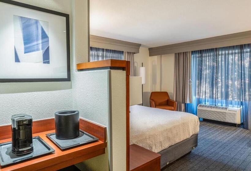 Стандартный Номер Кровать Кинг, Courtyard By Marriott Wichita At Old Town