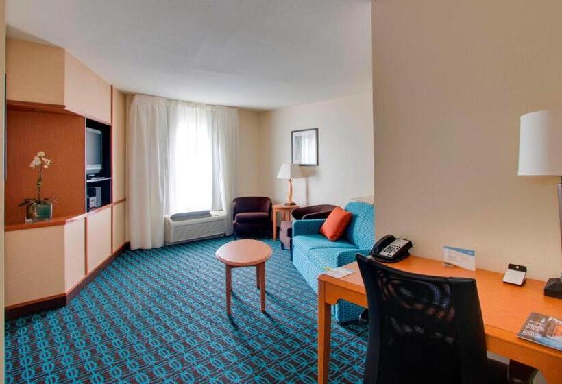 Люкс Кровать Кинг, Fairfield Inn & Suites By Marriott Clermont