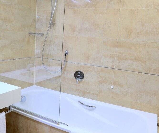 高级三人间, Klima Hotel Milano Fiere
