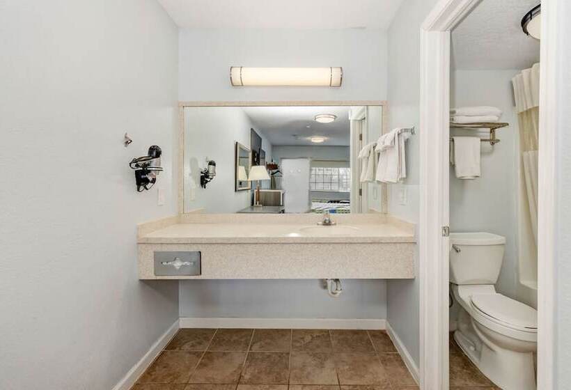 Номер Стандарт, Grove City Travel Inn Columbus South