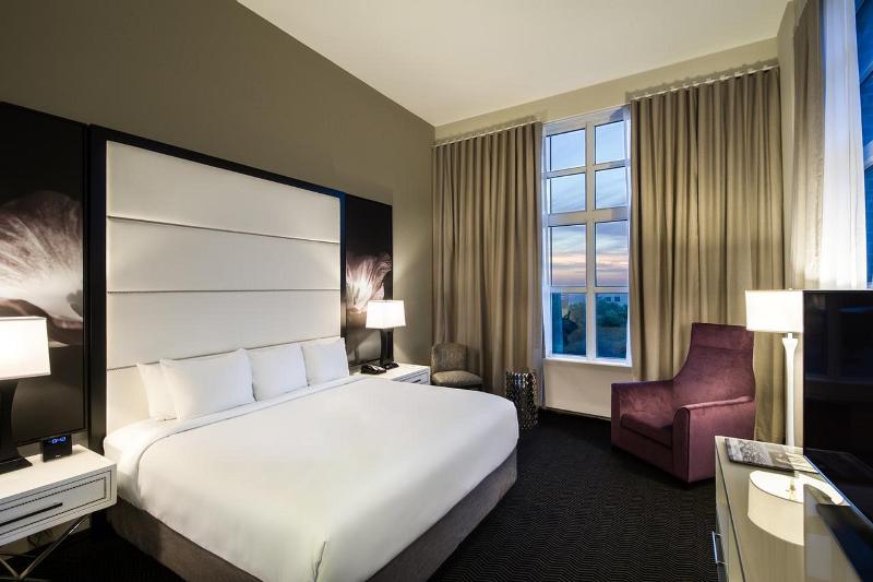 חדר סטנדרט עם מיטת קינג, Tryp By Wyndham Savannah