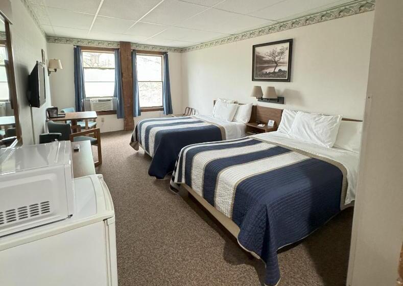 Номер Стандарт 2 Двуспальные Кровати, Lake Ontario Motel & Inn