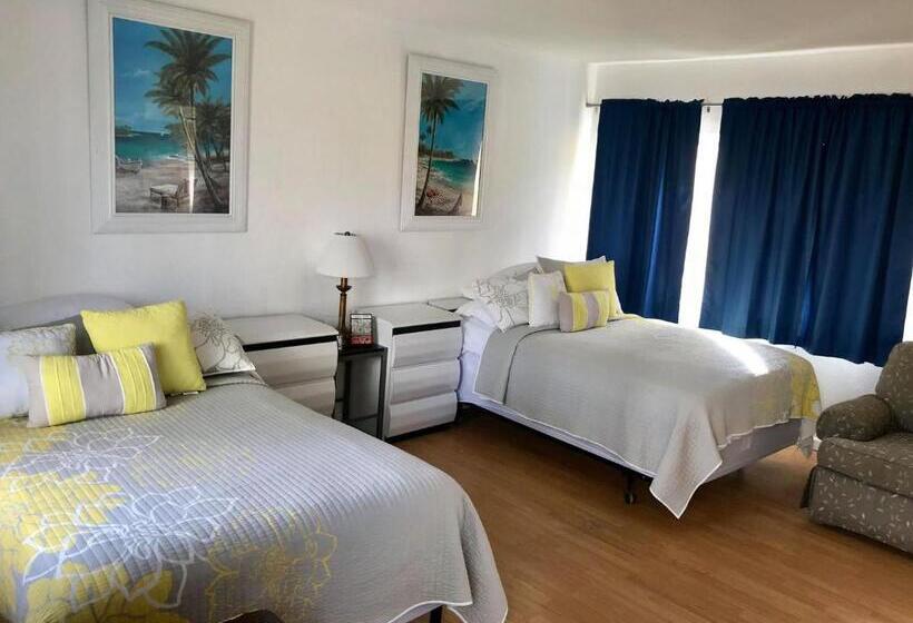 带2个双人床的标准工作室, Ebb Tide Resort