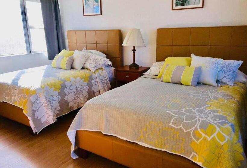 带2个双人床的标准工作室, Ebb Tide Resort