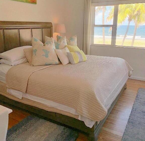 带大床的标准间, Ebb Tide Resort