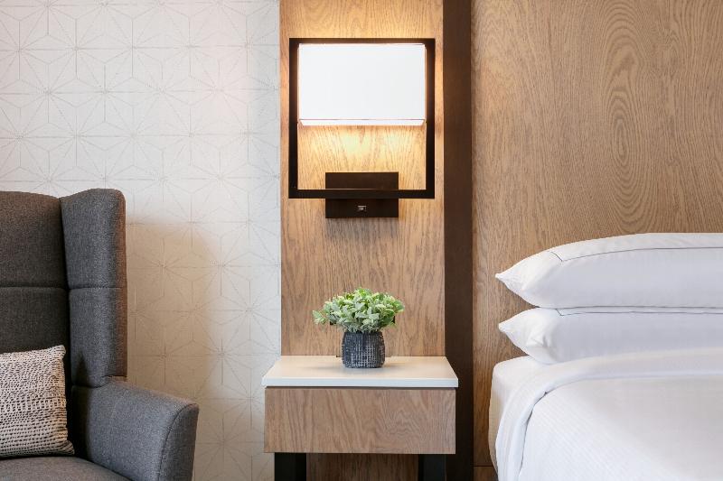 Люкс Кровать Кинг, Holiday Inn Express Hotel & Suites Waterloo   St. Jacobs Area, An Ihg