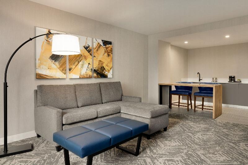 Люкс Кровать Кинг, Holiday Inn Express Hotel & Suites Waterloo   St. Jacobs Area, An Ihg