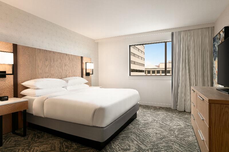 Люкс Кровать Кинг, Holiday Inn Express Hotel & Suites Waterloo   St. Jacobs Area, An Ihg