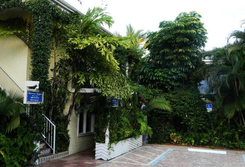 Номер Deluxe, The Caribbean Court Boutique