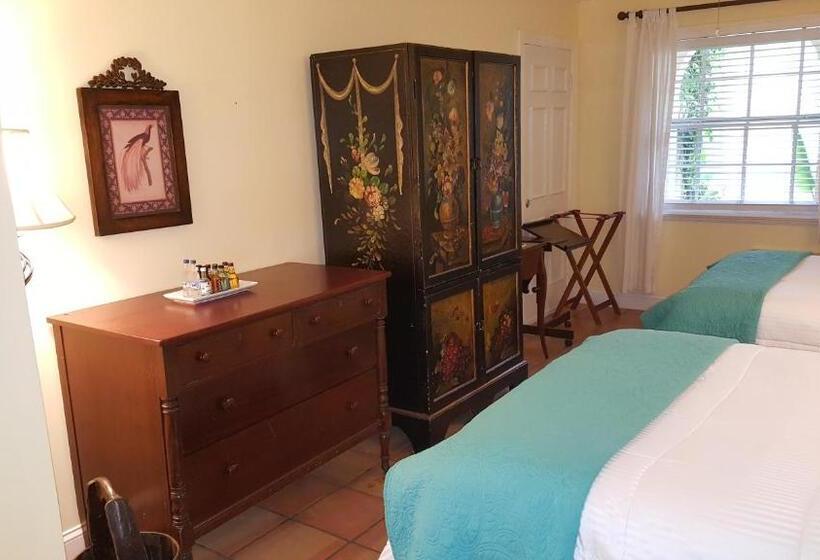 Номер Deluxe, The Caribbean Court Boutique