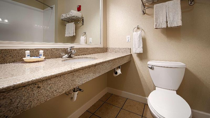 带大床的标准间, Best Western Plus Midamerica