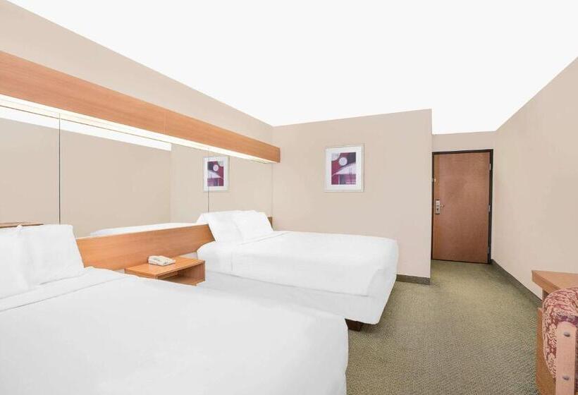 Номер бизнес-класса, Microtel Inn & Suites By Wyndham Colfax