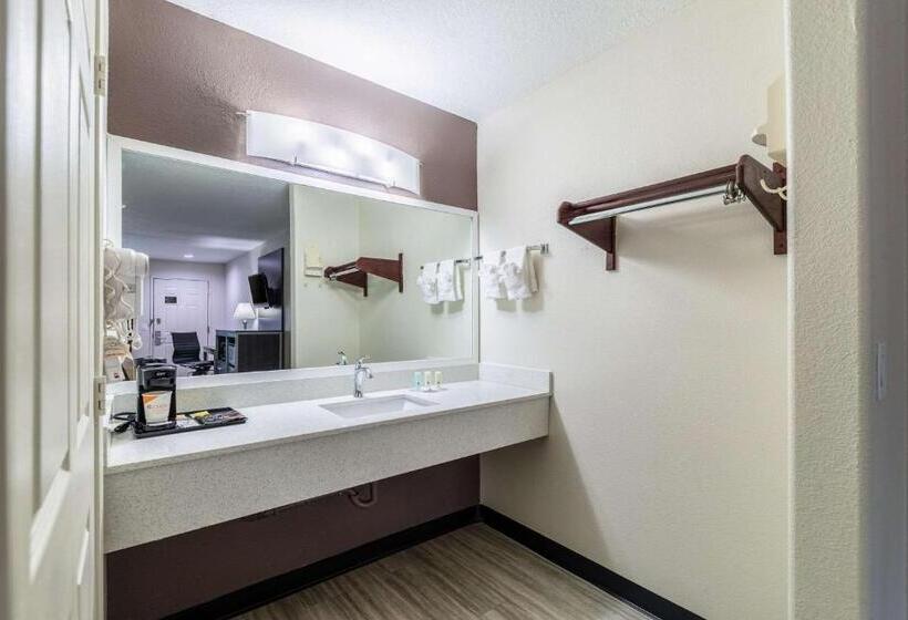 Люкс Кровать Кинг, Quality Inn & Suites Canton