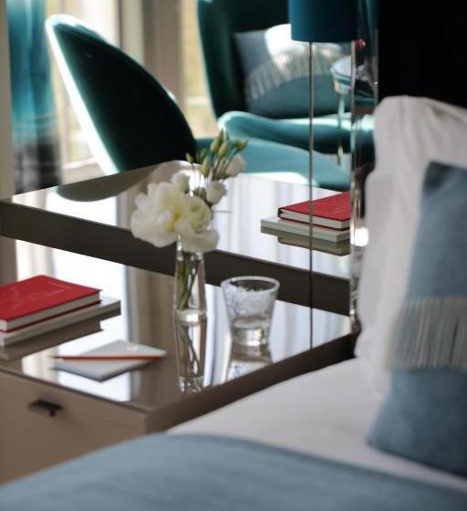 Номер Стандарт Вид на Парк, The Athenaeum Hotel & Residences